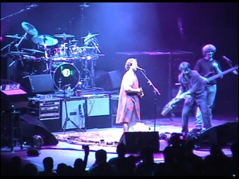 Phish Trey Anastasio throwing his Laguedoc 8/11/04 Fishman