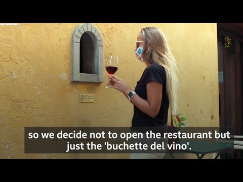 The 'wine windows'🥂 of Florence.