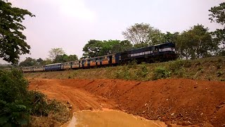 preview picture of video 'Mangaluru Superfast express in a hurry to reach its destination'