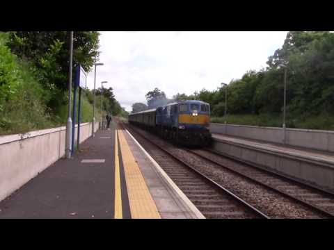 NIR 111 Class loco 112 + RPSI Mk2s - Trooperslane 25/6/16