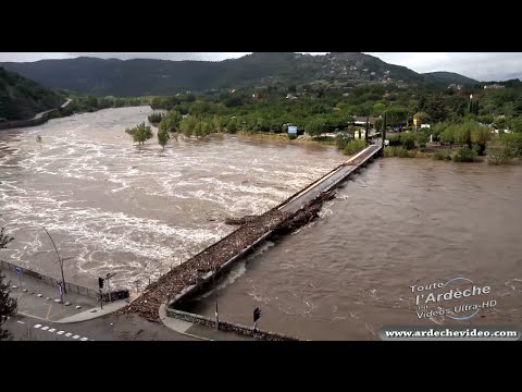 Crue de l'Ardèche Pont de Sampzon  (4K)