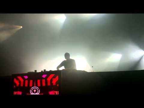 Tom Fall playing Ben Gold feat. The Glass Child - Fall With Me Tom Fall Remix) 12.10.2013 @ Empire C