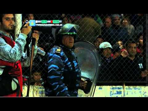 Román se tomó una agresión con humor. Douglas Haig 0 - Argentinos 1. B Nacional. Fecha 11. FPT