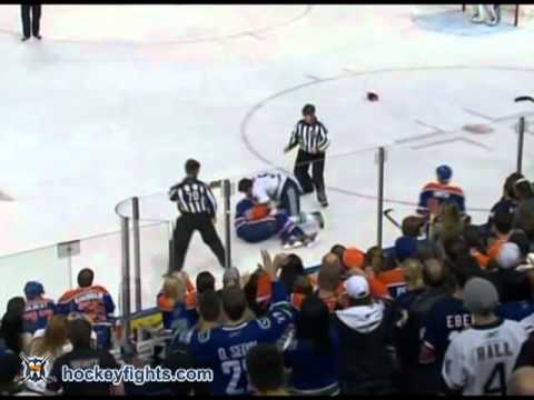 Aaron Volpatti vs Andy Sutton Oct 15, 2011