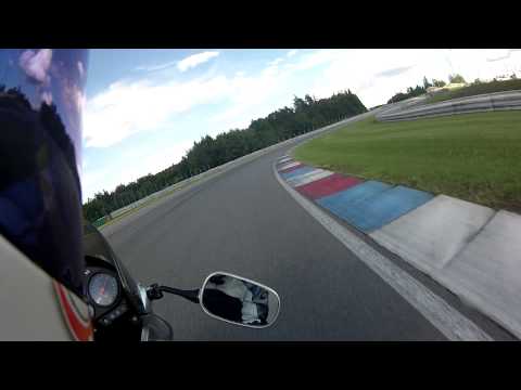 Okruh-Brno 3) na kolena, na kolena jéjéjé...