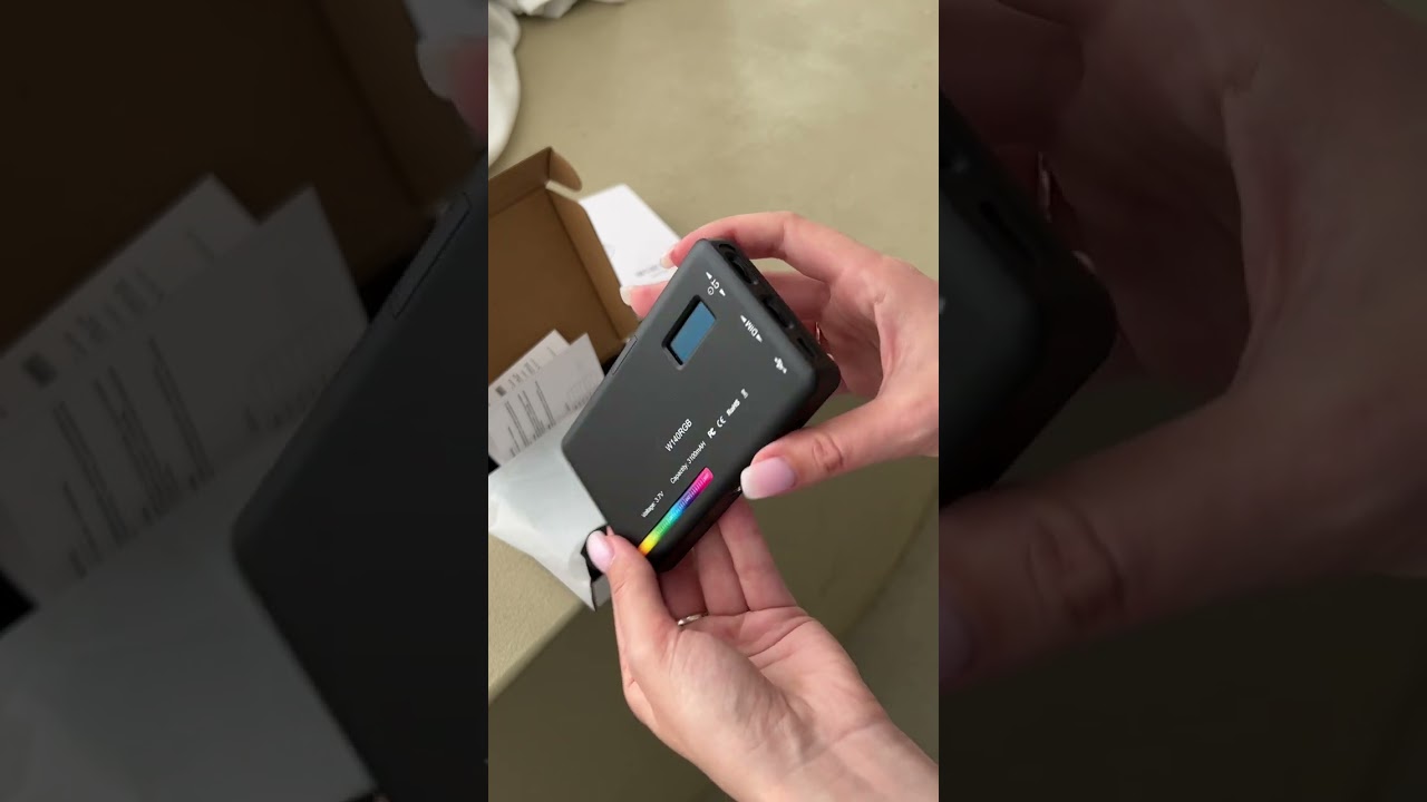 Компактне портативне відеосвітло RGB з 20 режимами для фото та відеозйомки зі штативом