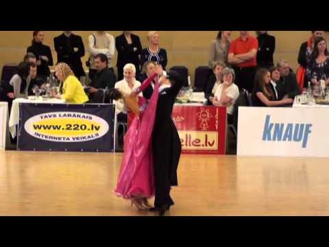 Latvian Standart Championship 2011 Kirils Rasimjonoks - Marina Čļenova 1.2fin waltz.wmv