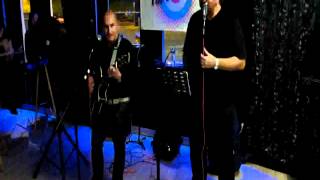 The Decoders - La tierra del amor (Duncan Dhu cover).avi