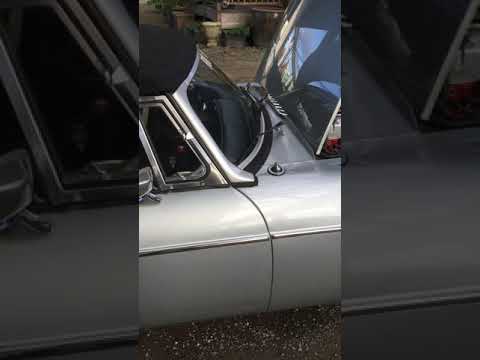 Supercharged 1974 MGB walk-around