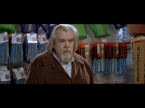 Michael Lonsdale dans "Bancs publics (Versailles rive droite)" (2009) de Bruno Podalydès