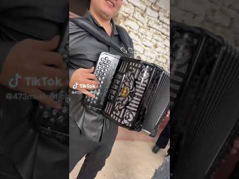 Santa fe Klan Y Remmy valenzuela detras de camaras