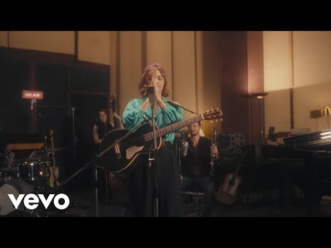 Gabi Hartmann - Buzzing Bee (Session acoustique)