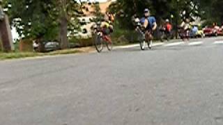 preview picture of video 'Passing a group of recumbent bikes'
