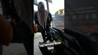 Download lagu berteduh kerna kehujanan#hujanderas #hujan #utopia #cewekcantik mp3 Download lagu berteduh kerna kehujanan#hujanderas #hujan #utopia #cewekcantik mp3