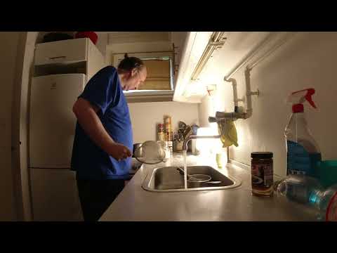 MongoTV_9715 - Mongo Madskole - FRIKADELLER Med RIS og BRUN SOVS