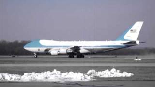 preview picture of video 'Air Force One take off at New Castle DE.'