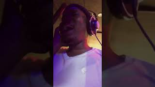 Download lagu Mnqobi Yazo - Akuvumi (original by Bhekumuzi Luthuli) mp3