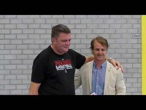 Wethouder Hamerslag  bij viering 50 jarig bestaan basketbalvereniging the Hurricanes / 2017