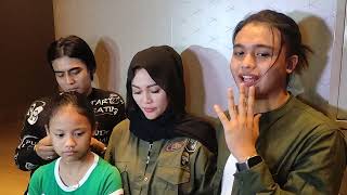 Download lagu CHARLY & WIFE FREELY CHOICE TO GIVE BLESSING TO BECOME MUSICIANS mp3