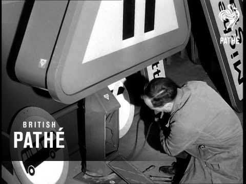 New Road Signs Part Of Issue - World In View (1967)