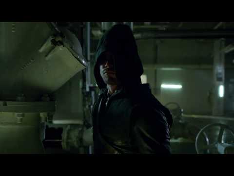 Green Arrow Fights Bank Robbers - Arrow S1E6