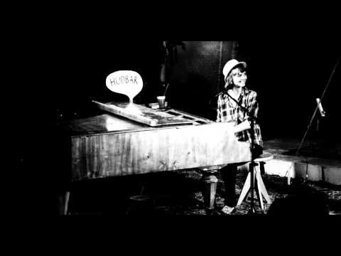 Bára Zmeková - Ještě kousek