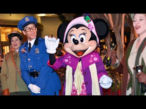 Buena Vista Street Holiday Tree Lighting Ceremony at Disney California Adventure w/ Mickey & Minnie