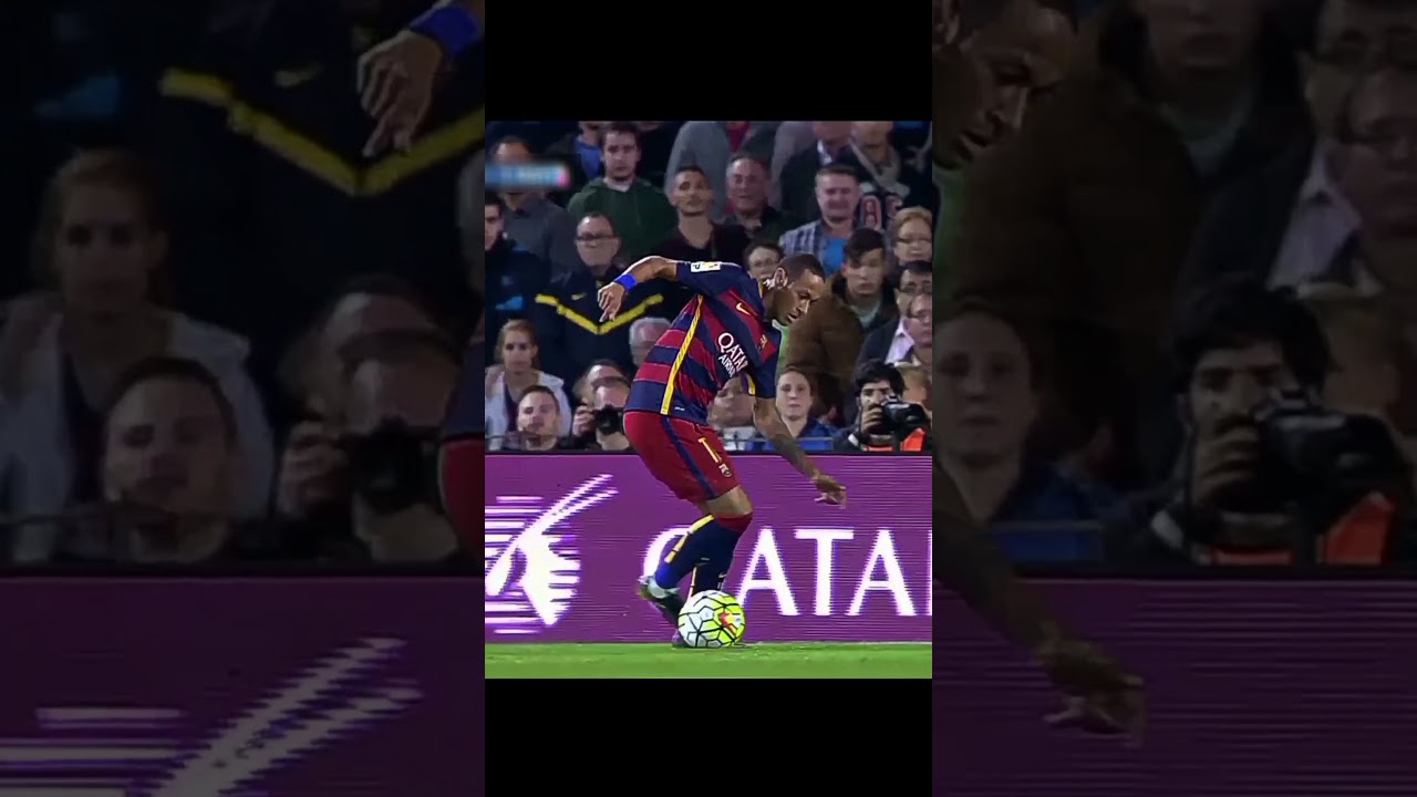 Neymar nutmegs 🤯
