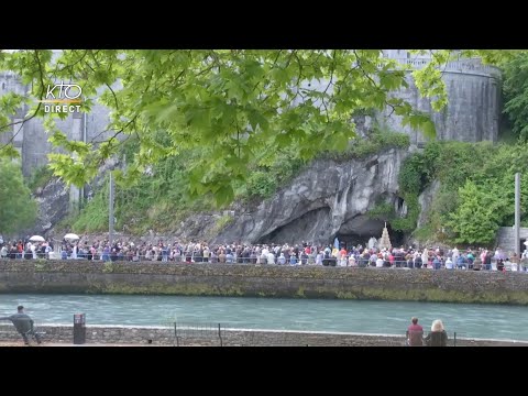 Messe à Lourdes en la solennité de la Sainte Trinité