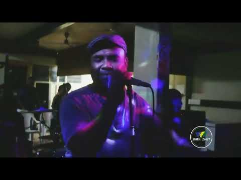 Elton John em Reggae. Nikita 