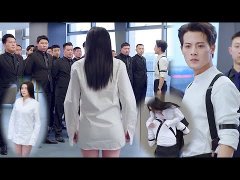 搶先看||霸總爲了照顧灰姑娘在家開會，意外被員工看到身穿睡衣的灰姑娘，所有人都驚呆了【反击罗曼史 Love Strikes Back】