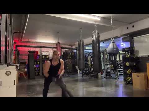 Battle Rope Warm-up #Battlerope #Warmup #gym #workout 