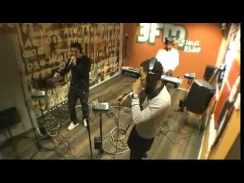3FM (TurbuLent) BDM & Dj Tempo-Slow Ft. Jr.Point - Herrie Uit Je Speakers (Live At 3FM).mp4