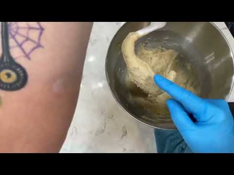 How to Make the Fluffiest, Garlic & Herb-Packed Savory Monkey Bread – From Scratch!