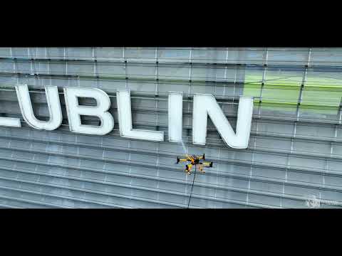 Czyszczenie napisu Arena Lublin | CLEANING BY DRONE