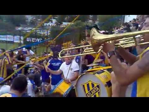 "73 atlanta vs merlo 1/3/14 la hinchada !!!!!! no se compara esta es la gloriosa" Barra: La Banda de Villa Crespo &bull; Club: Atlanta