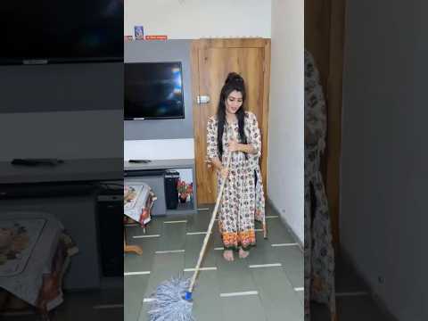 Introducing the "VitaWear SmartBand," a next-generation wearable gadget 🥰Q63❤️🔥🌹🎉S