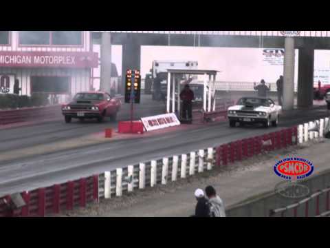 Hemmings -1969 Super Bee A12 vs 1970 Hemi Road Runner