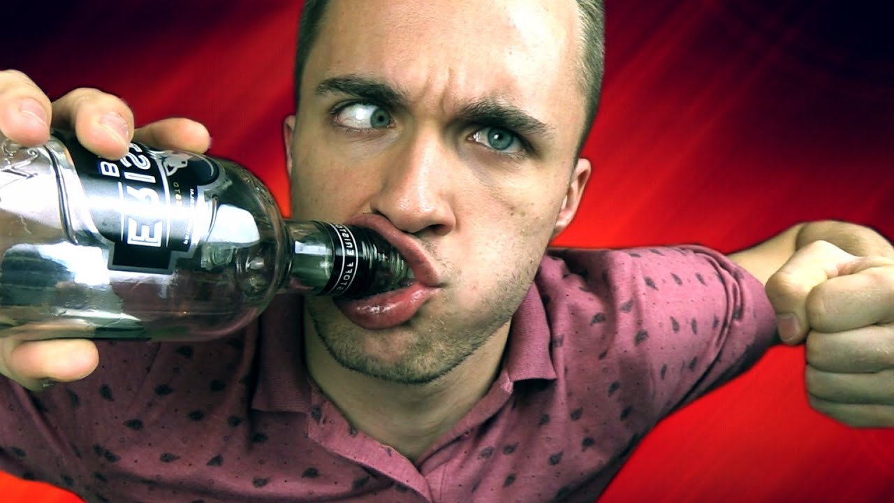 SIMULATEUR DE COMBAT ALCOOLISÉ ! (Kuja) thumbnail