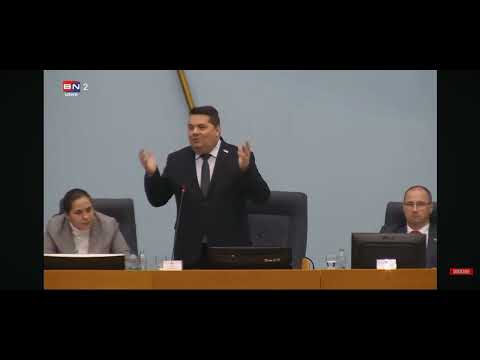 Nasilnik Stevandić kune i vrijeđa sa skupštinske govornice, NEMOĆ okomio se na Klub za pravdu i red 