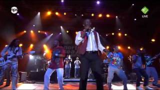 Earth Wind & Fire -  Sing a Song - North Sea Jazz 2010, Live