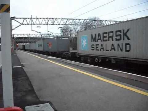 Freightliner 90045 Pulling 4M81 Through Stafford (13/12/2010)