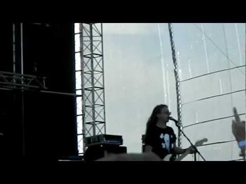 Alkehol - Život je krátkej ( live Votvírák 2012 )