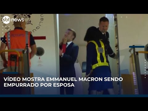 Vídeo mostra Emmanuel Macron sendo empurrado por esposa após pousarem no Vietnã