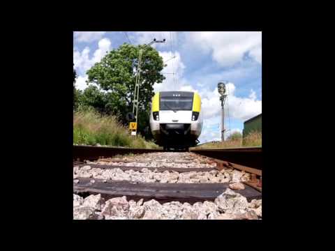 Västtågen X53 passes "Munkedals Nedre"