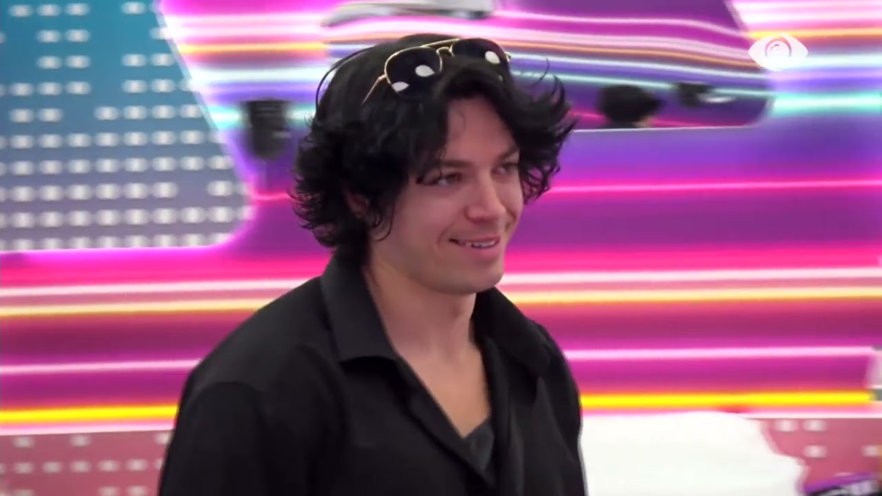 Sfida e mosreagimeve/ Mal përlotet pas mesazheve zanore që dëgjon