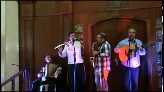 Shlomo Carlebach │Ana Hashem אנה השם │Benyamin Steinberg (הזמר והיוצר בנימין שטיינברג) - התמונה מוצגת ישירות מתוך אתר האינטרנט יוטיוב. זכויות היוצרים בתמונה שייכות ליוצרה. קישור קרדיט למקור התוכן נמצא בתוך דף הסרטון