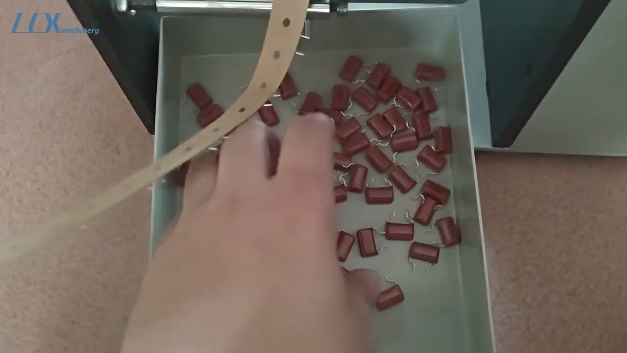 FULLY-AUTO CAPACITOR CUTTING MACHINE