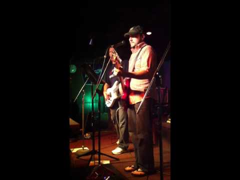 The Get Outs - Learn To Fly (clip)