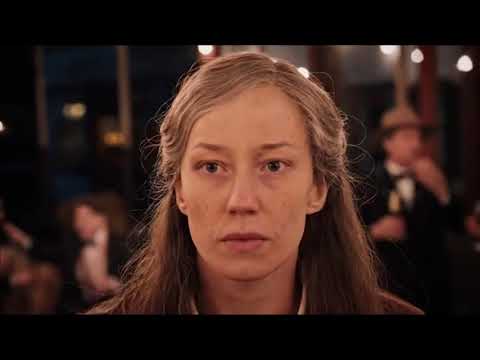 The Leftovers Season 3x08 "The Book of Nora" - Nora looks for Kevin at the wedding